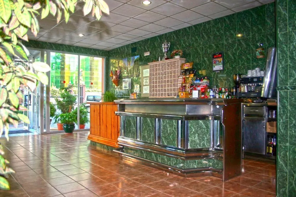 Hostal La Casa De Enfrente Malaga 2*,
