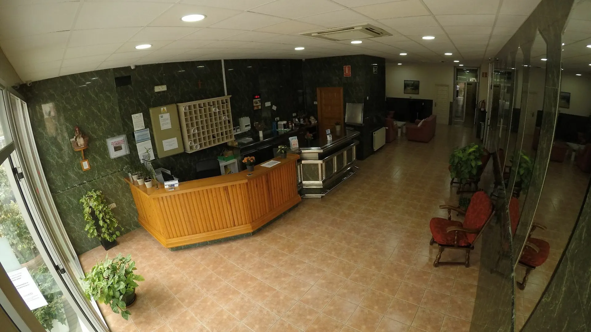 Hostal La Casa De Enfrente Malaga